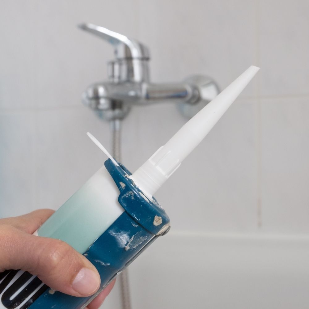 So Sánh Keo Chít Mạch Và Xi Măng Trắng