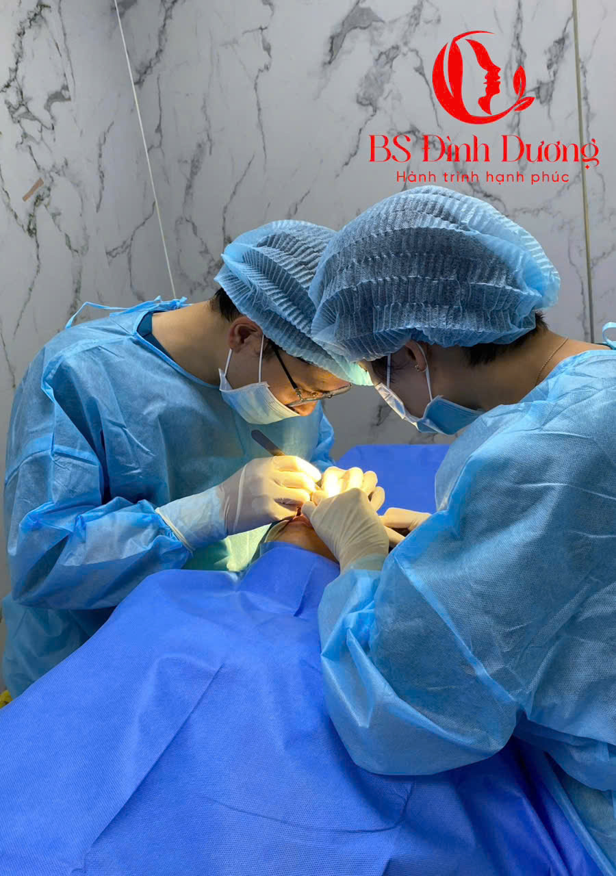 Hành Trình Bác Sĩ Chuyên Gia Nâng Mũi Tự Nhiên – Triết Lý Làm Nghề Đẹp Lành