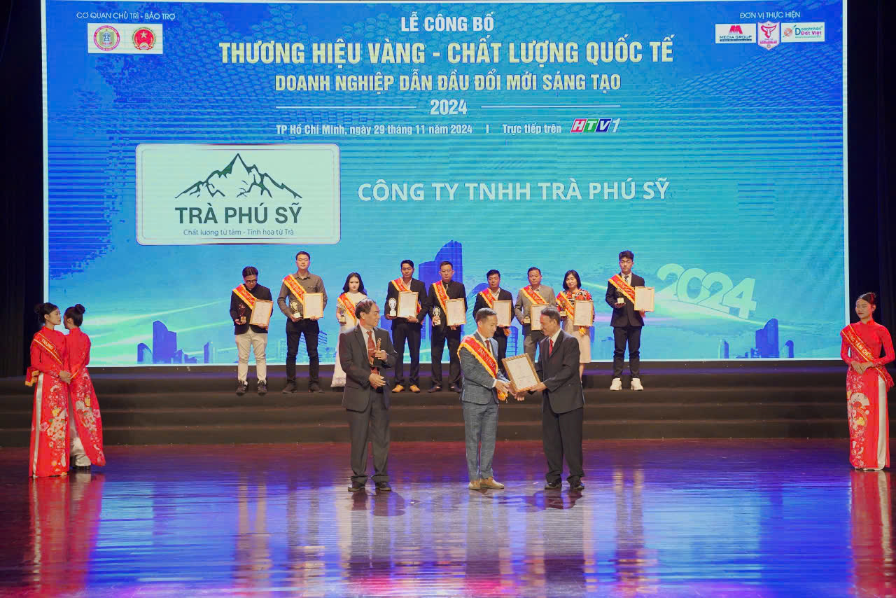 Trà Phú Sỹ Tại Buổi Lễ Công Bố Top 10 Thương Hiệu Vàng - Chất Lượng Quốc Tế