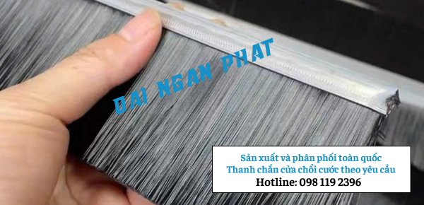Sản xuất và phân phối toàn quốc Thanh chắn cửa chổi cước theo yêu cầu