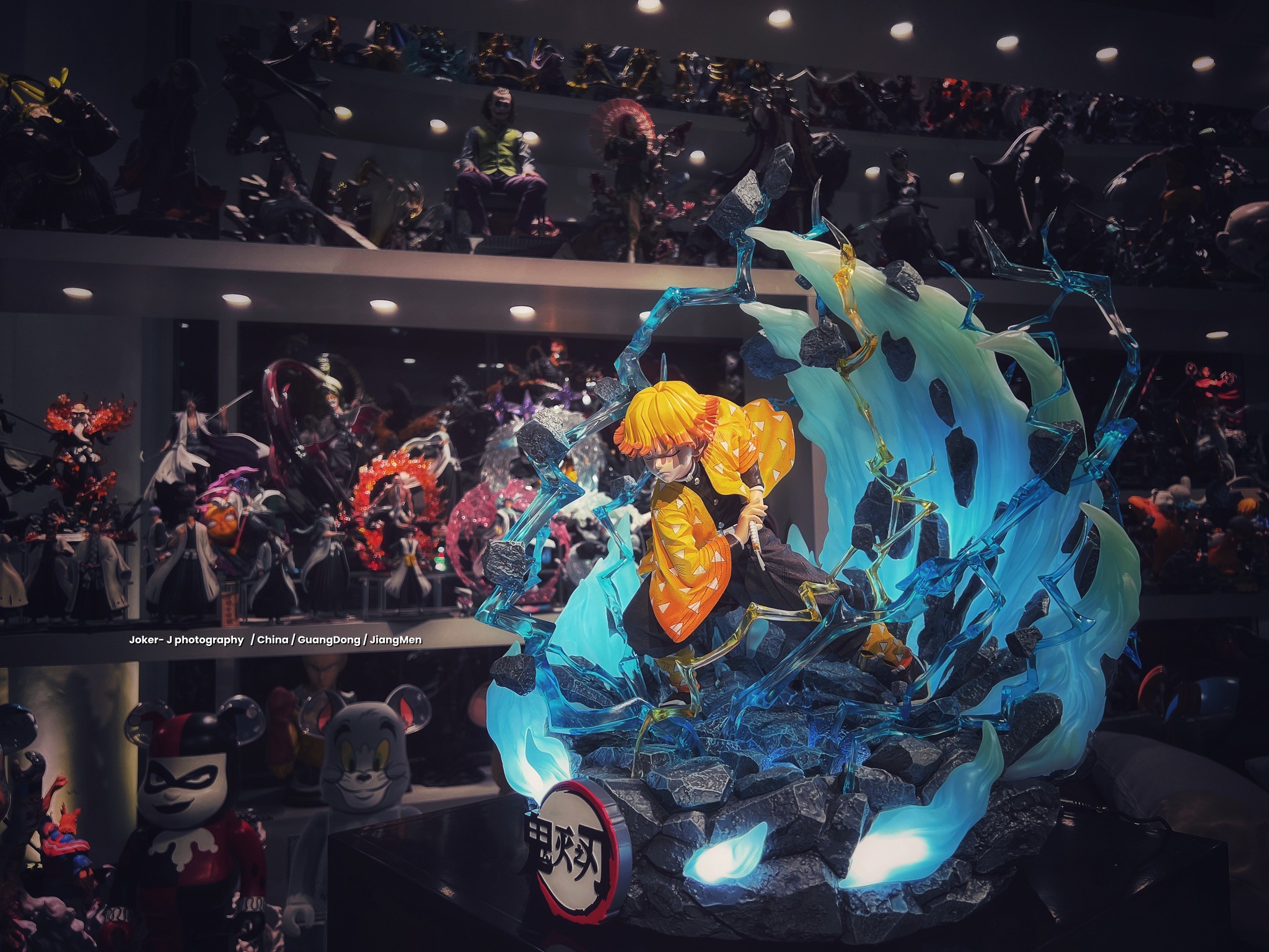 Mô hình Zenitsu - Demon Slayer - Infinity Studio