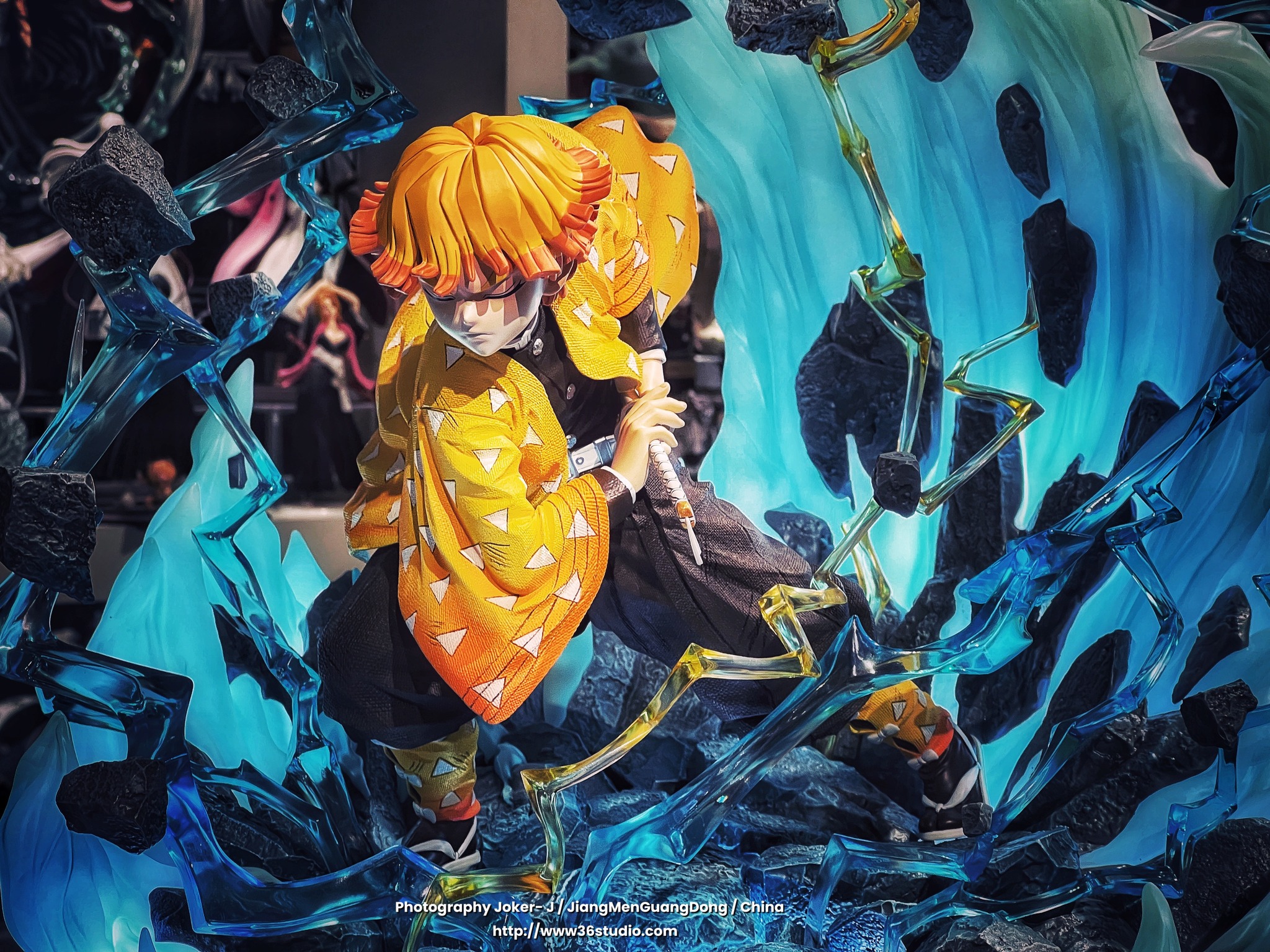 Mô hình Zenitsu - Demon Slayer - Infinity Studio
