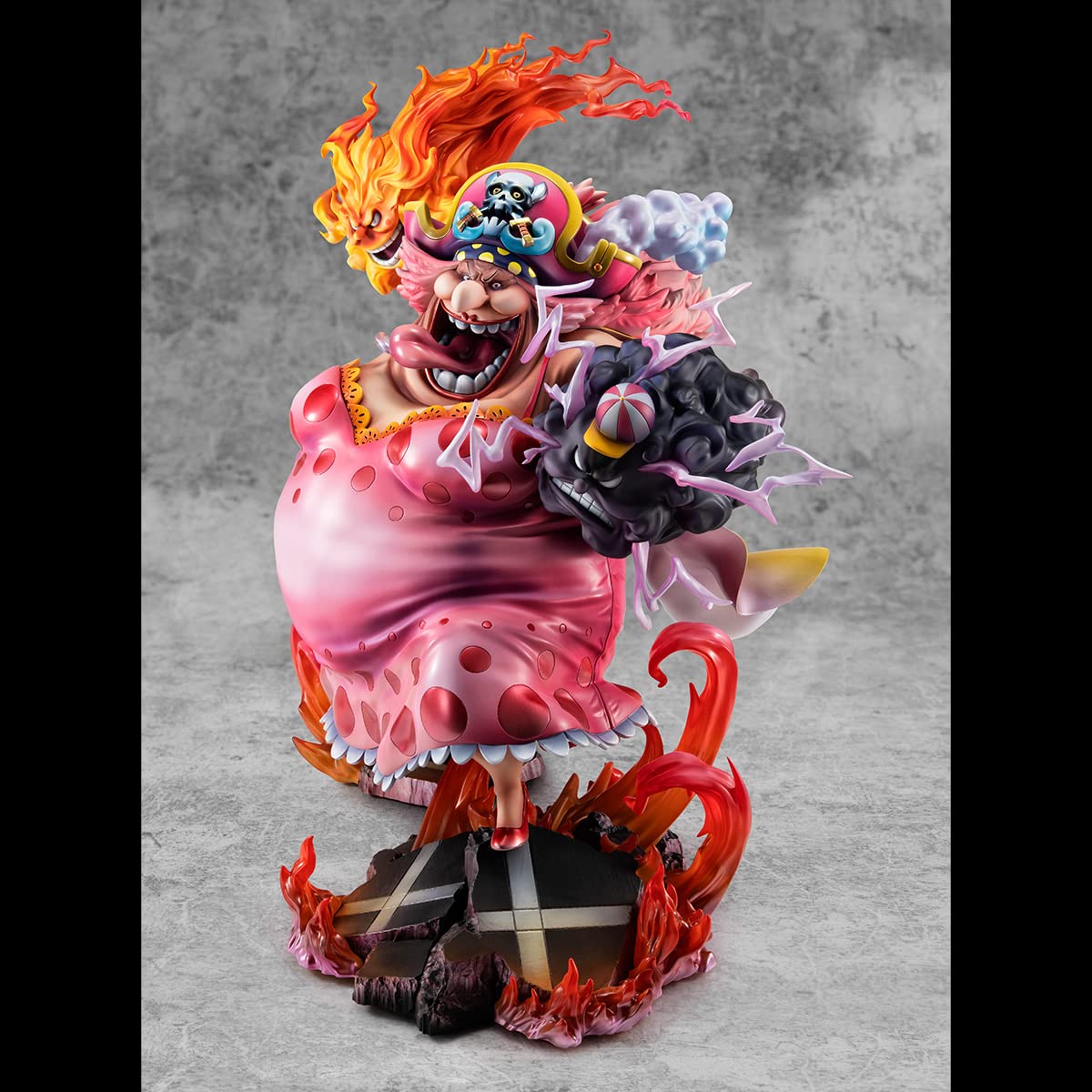 Mô hình Charlotte Linlin (Big Mom) - P.O.P Maximum - OnePiece Chính hãng Megahouse