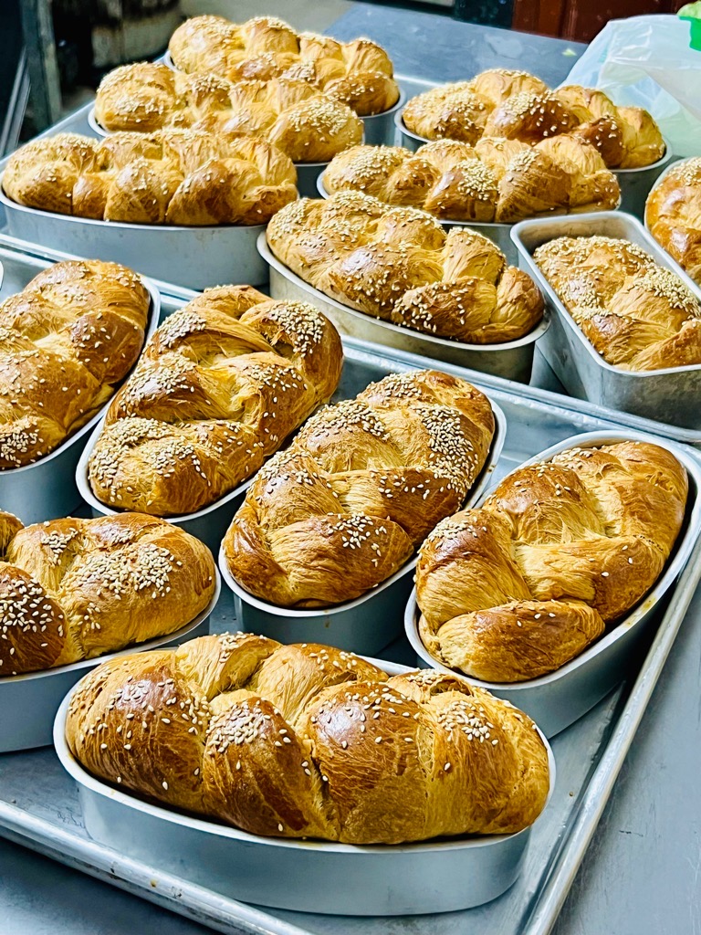 Bánh Mì Hoa Cúc Capuchino