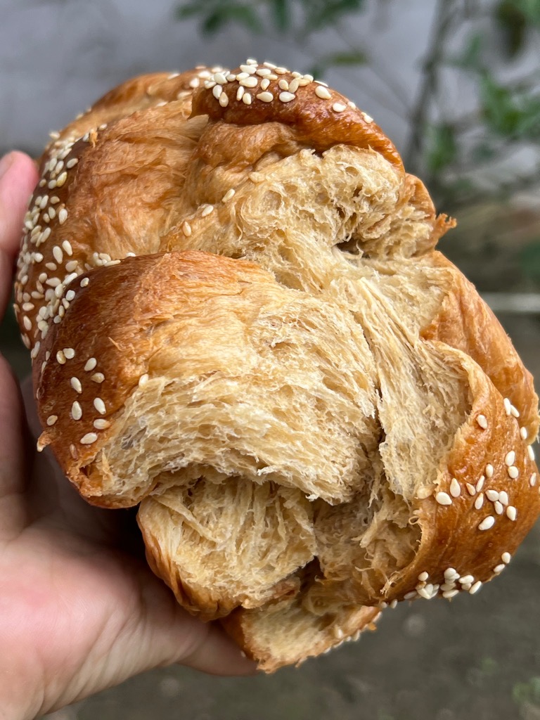 Bánh Mì Hoa Cúc Capuchino