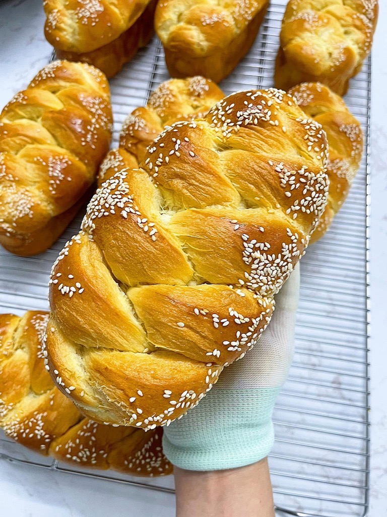 Bánh Mì Hoa Cúc Capuchino