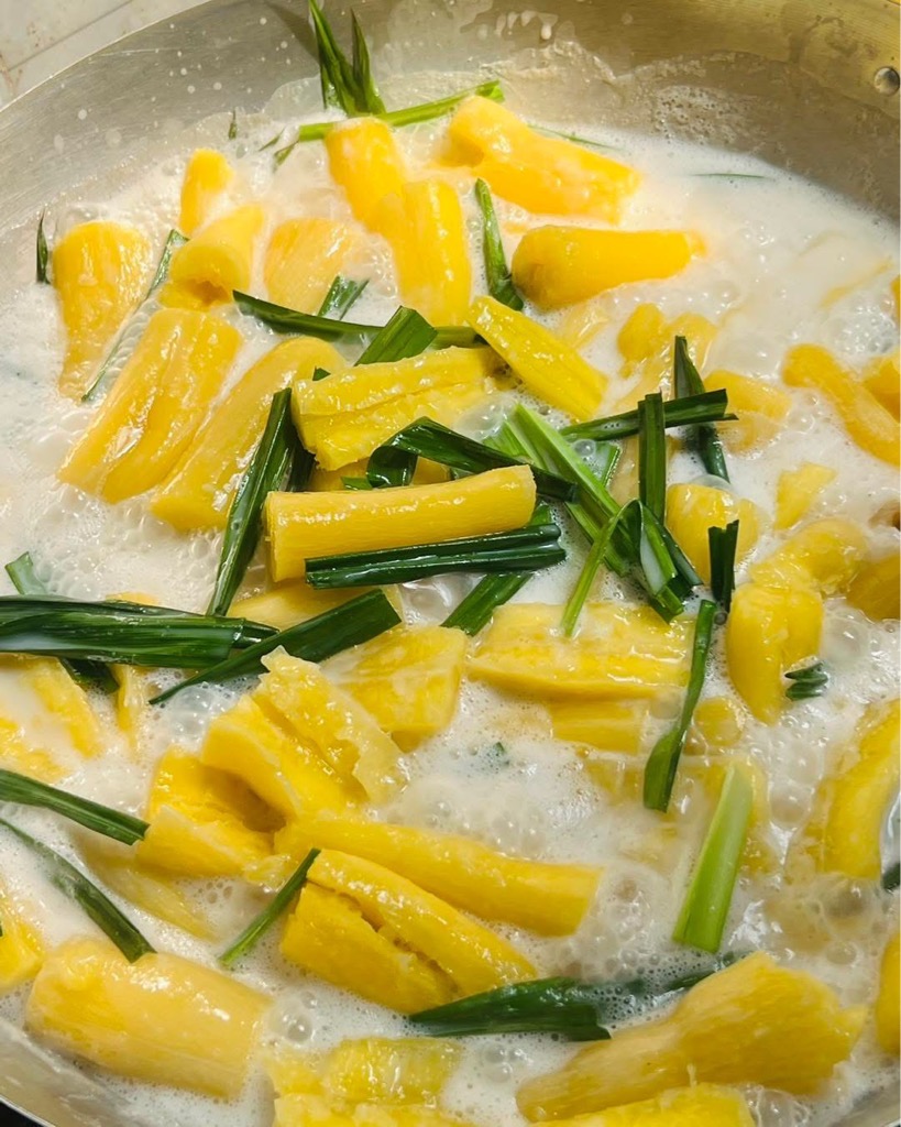 Khoai Mì Vàng Rim Nước Dừa