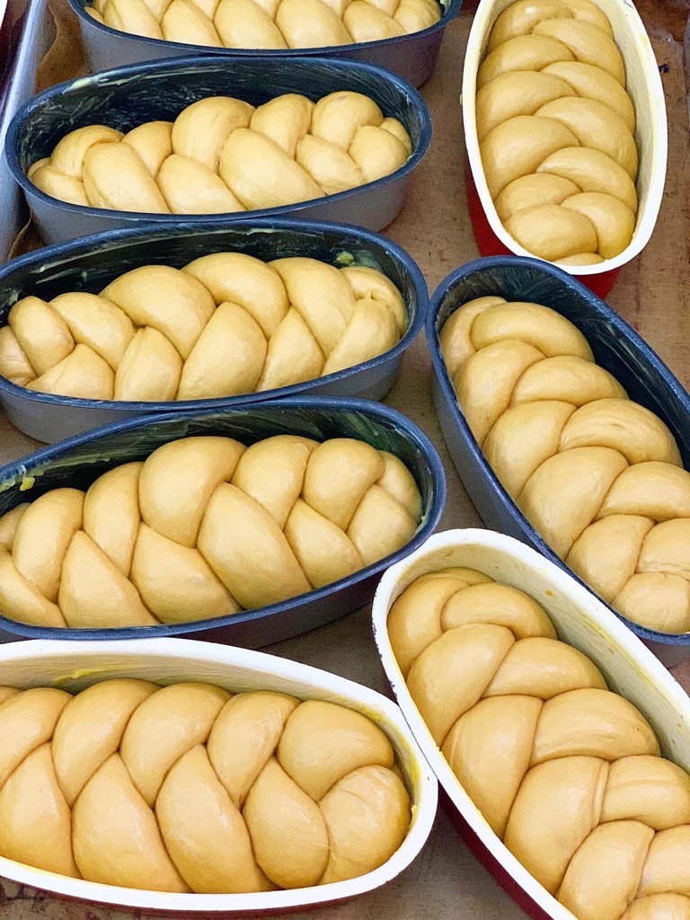 Bánh Mì Hoa Cúc Capuchino