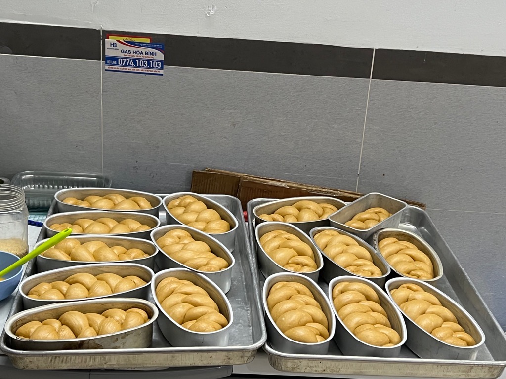 Bánh Mì Hoa Cúc Capuchino