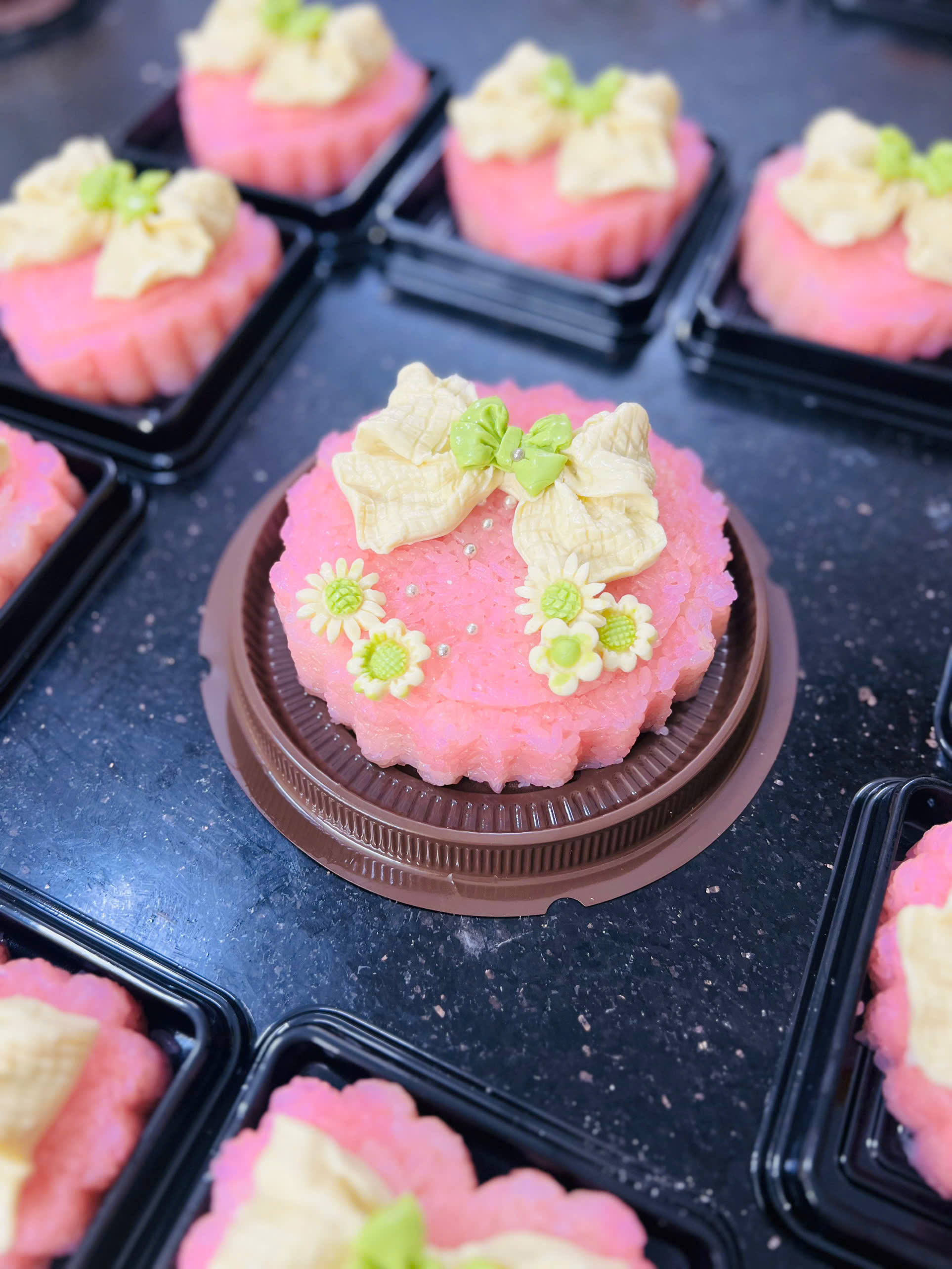 Xôi sắc màu - Hồng Nhạt nơ trắng xanh