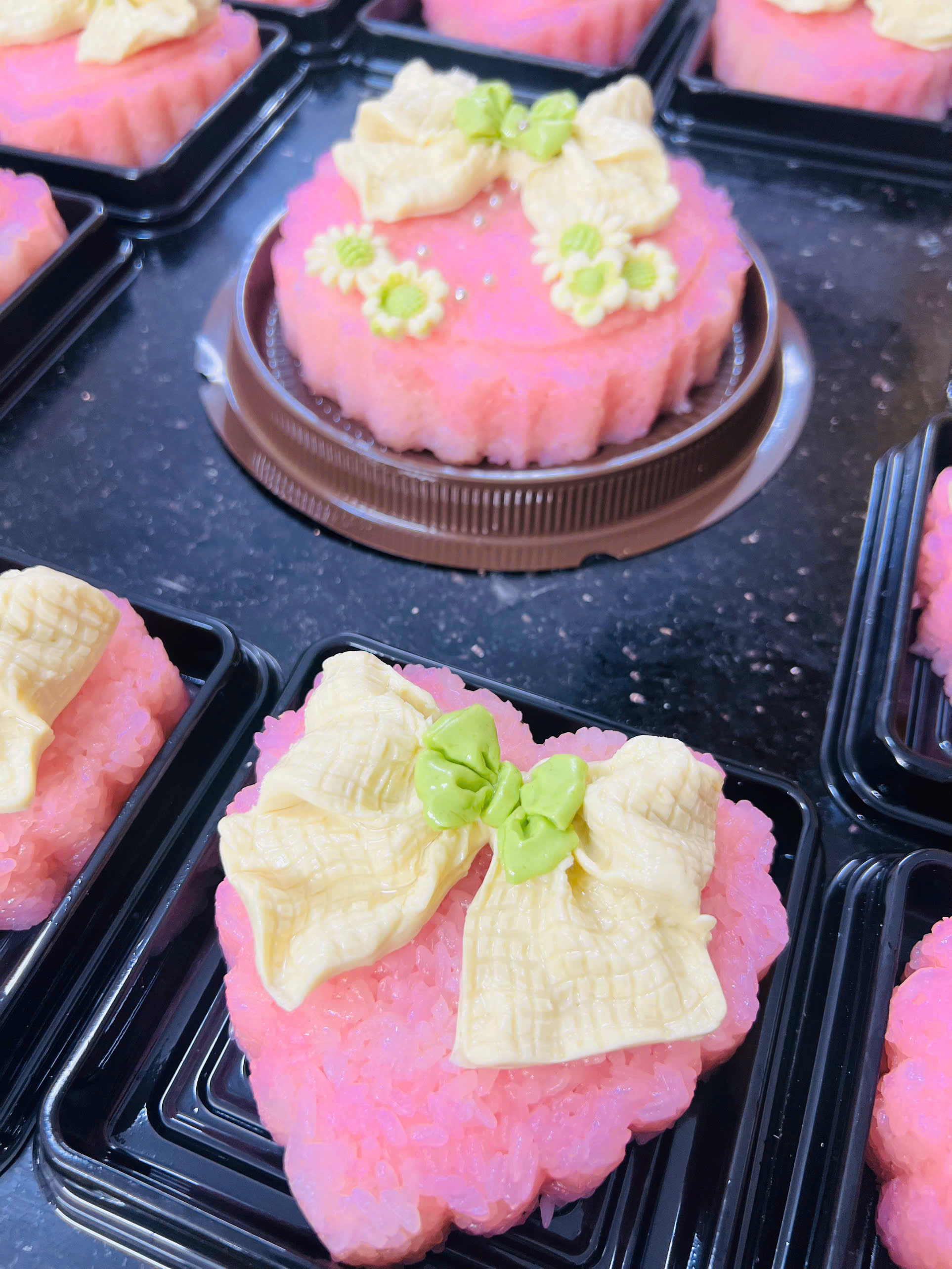 Xôi sắc màu - Hồng Nhạt nơ trắng xanh