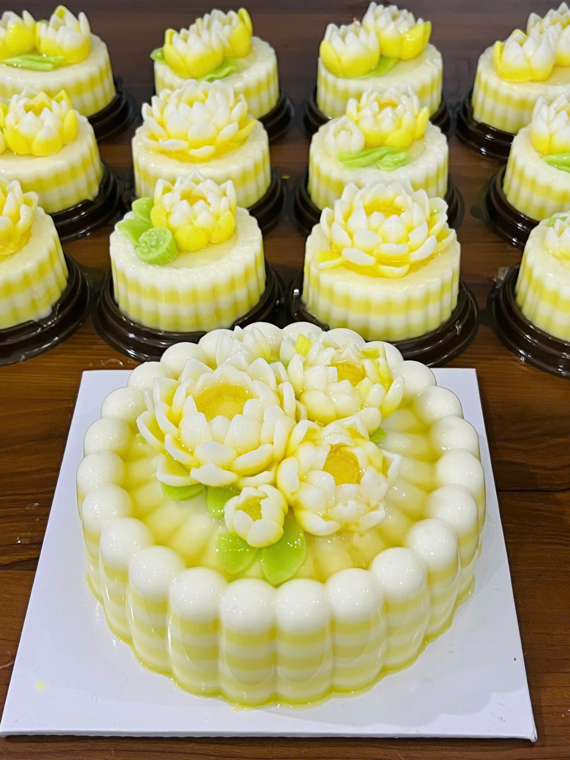 Rau câu Liên Hoa Thôi Nôi/ Đầy Tháng Tông Vàng