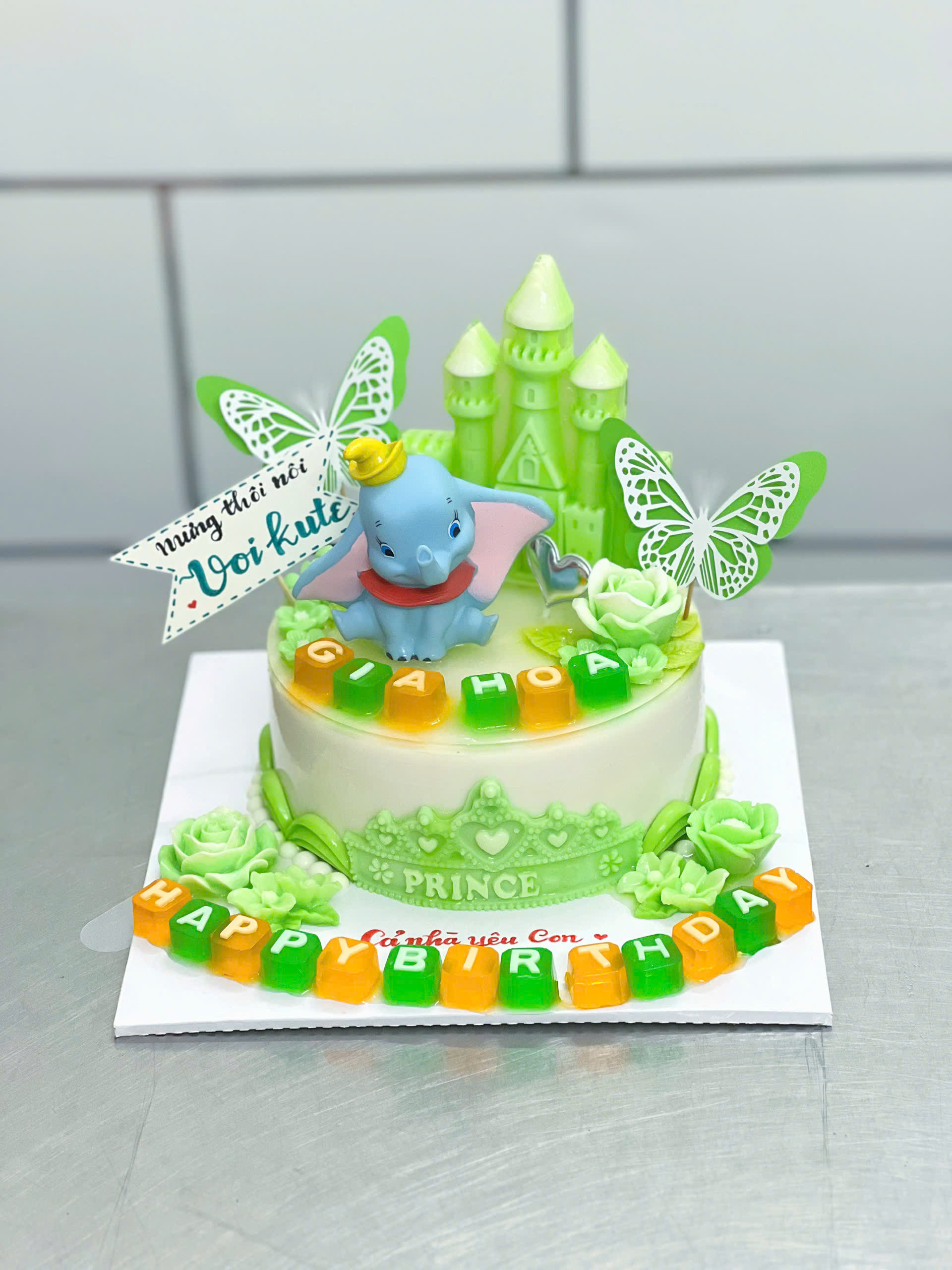 Bánh Sinh Nhật Chú Voi - bánh trong hình size 18cm