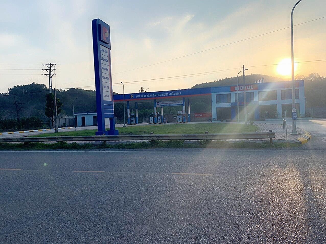 Trạm xăng dầu tại Lương Sơn- Hòa Bình