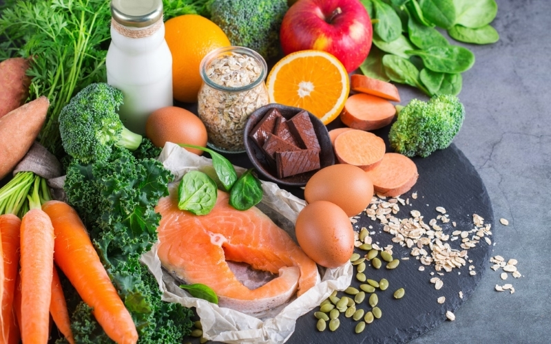 Trong ngày 3 đến 4 sau Tết, chế độ ăn nên tập trung bù nước từ thực phẩm tự nhiên và tăng cường vitamin