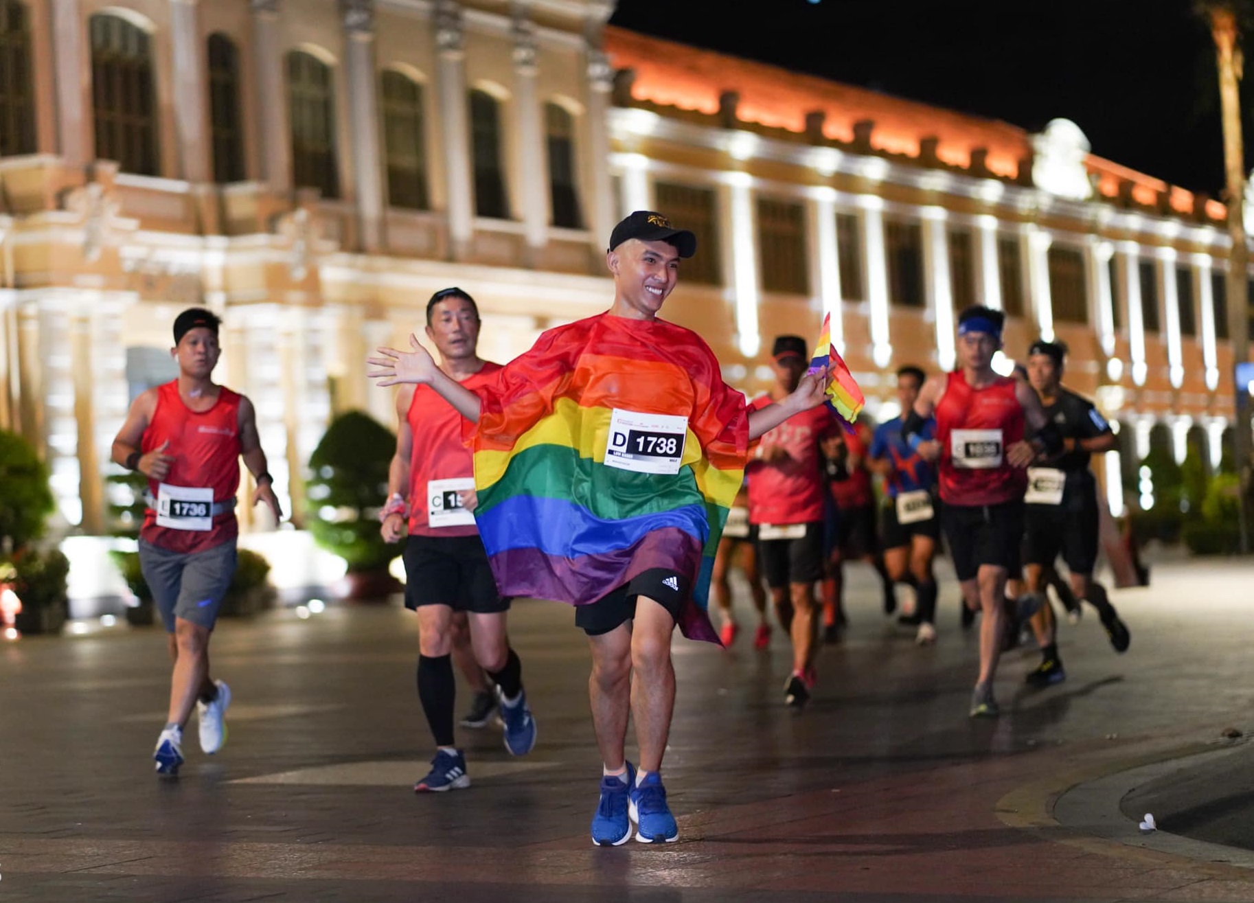 Thợ cắt tóc chạy vì cộng đồng LGBT