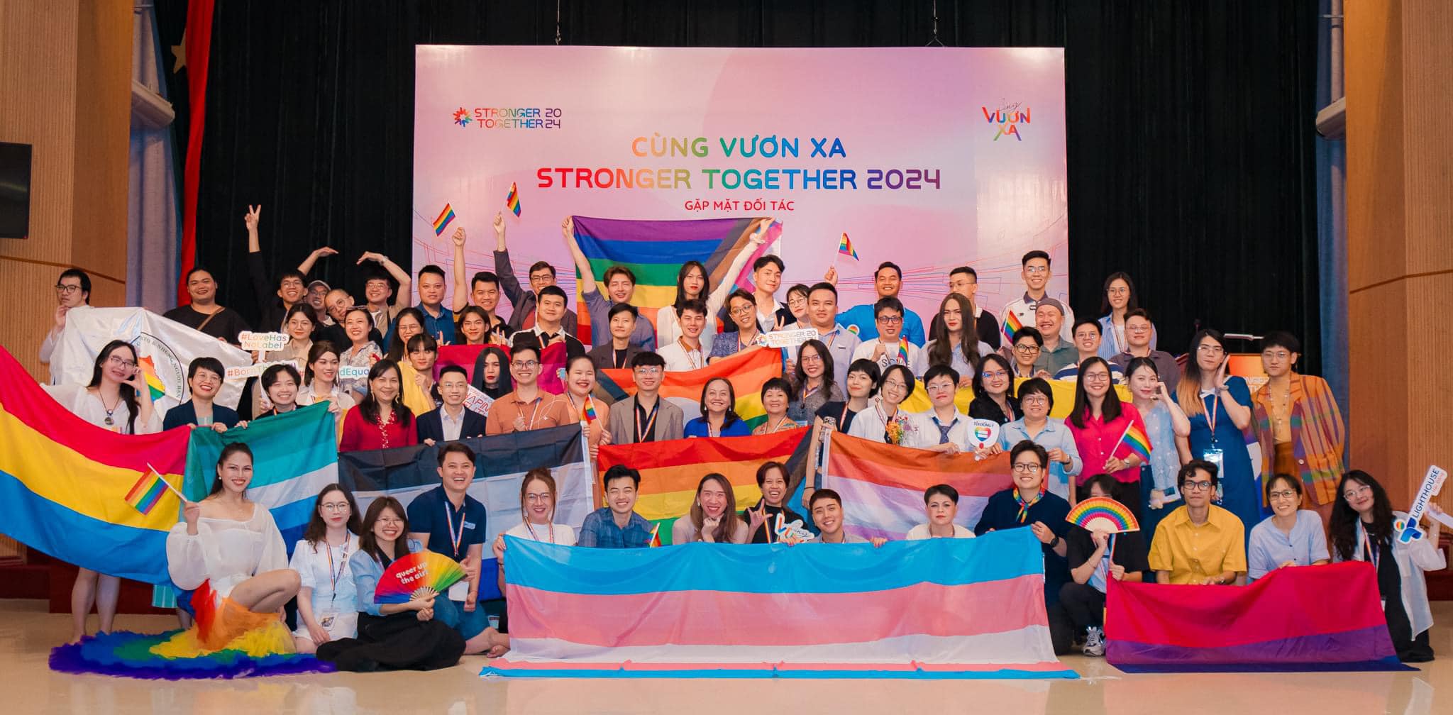 Tháng Tự Hào 2024 – PFLAG Việt Nam: Gia đình là điểm tựa của yêu thương