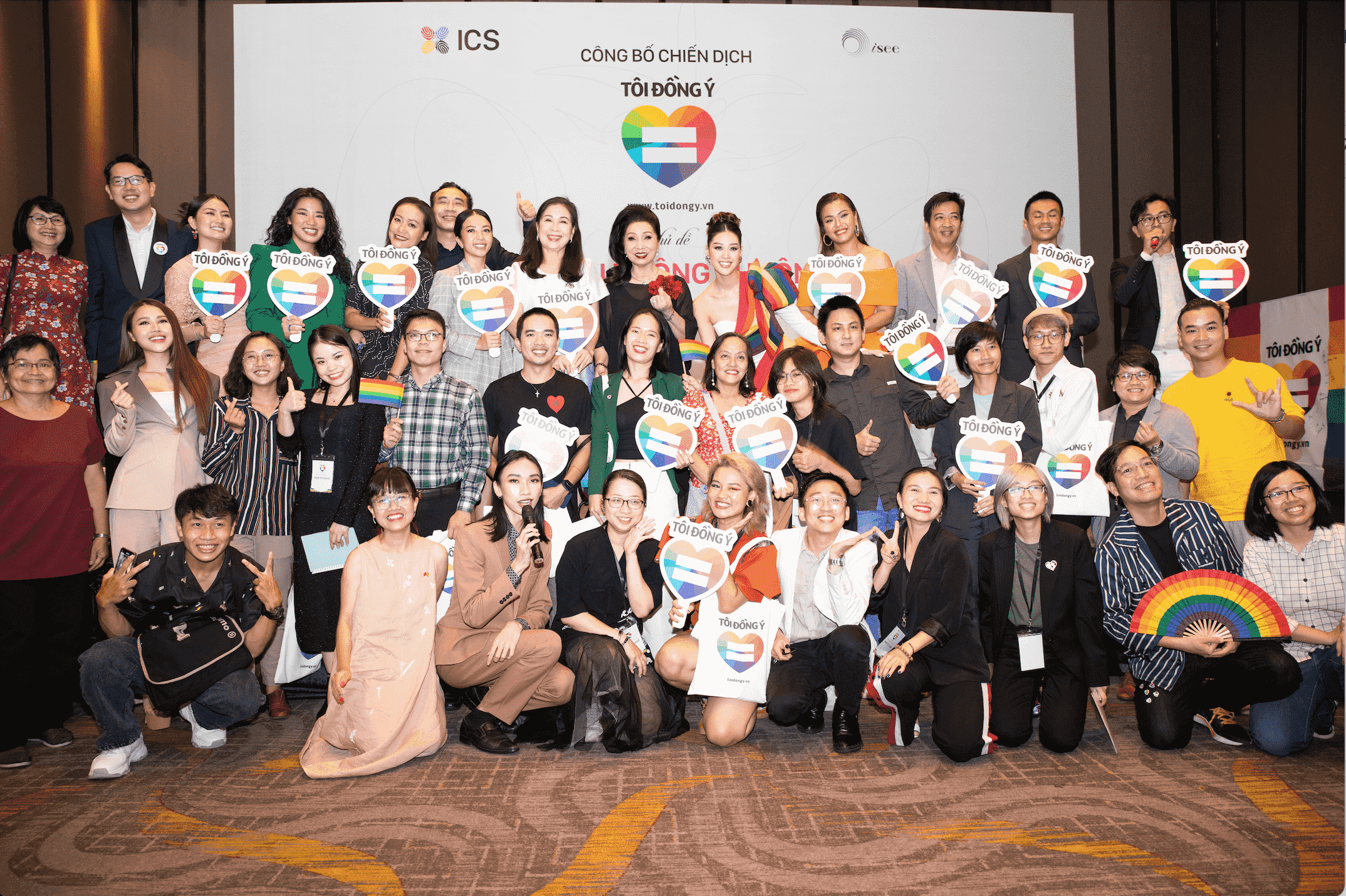 ‘Tôi Đồng Ý’ của cộng đồng LGBT nhận được nhiều chữ ký: 'Vì sao cha mẹ, tôi ký tên…?'