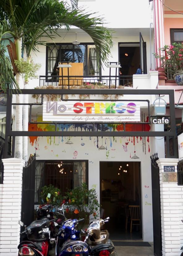 No Stress Cafe - Quán cafe cho người đồng tính ở Sài Gòn