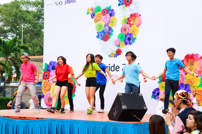 Khi gia đình là bệ đỡ cho người đồng tính được sống với chính mình