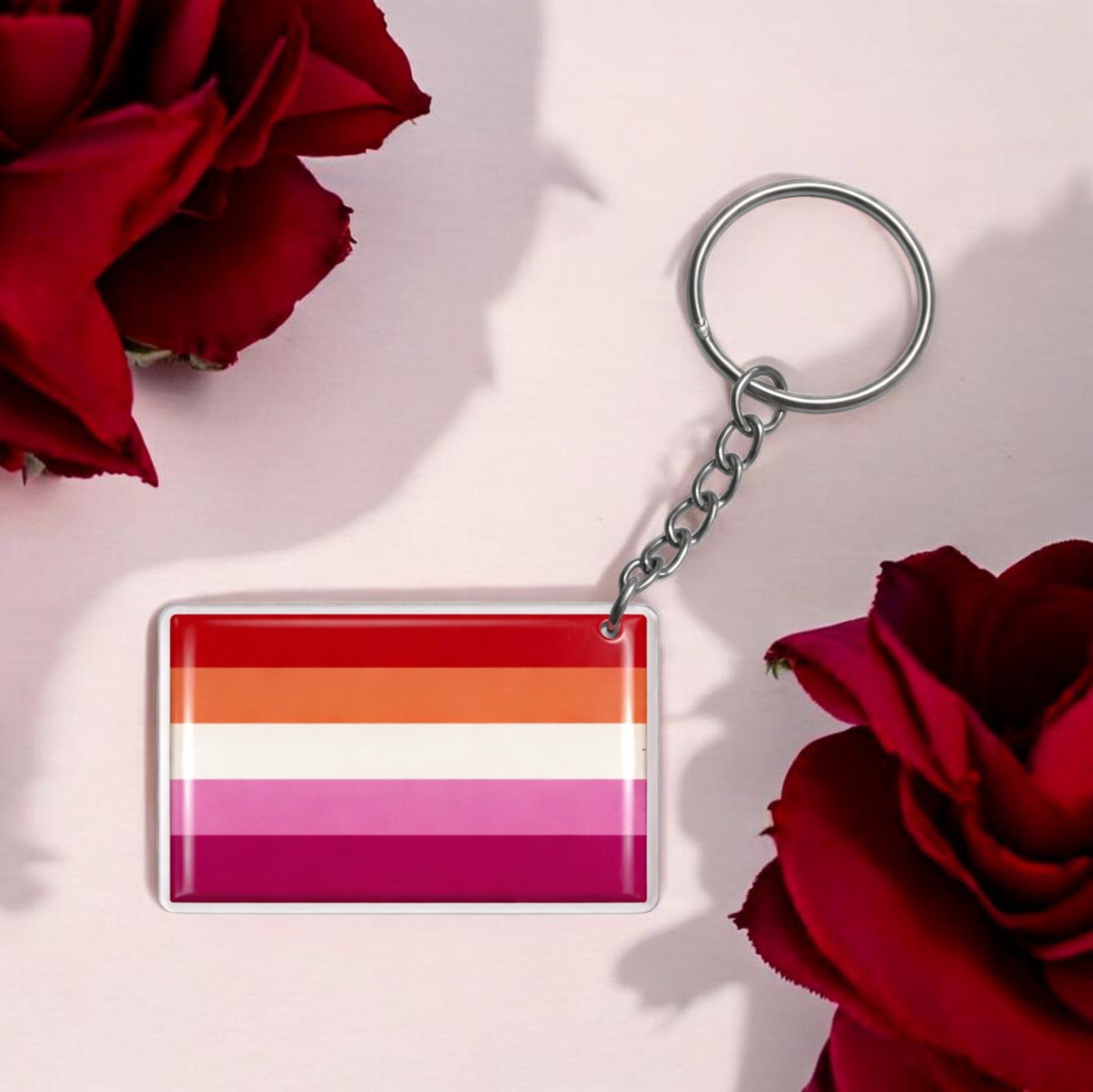Móc khóa LGBT Lesbian hình chữ nhật nhựa dẻo