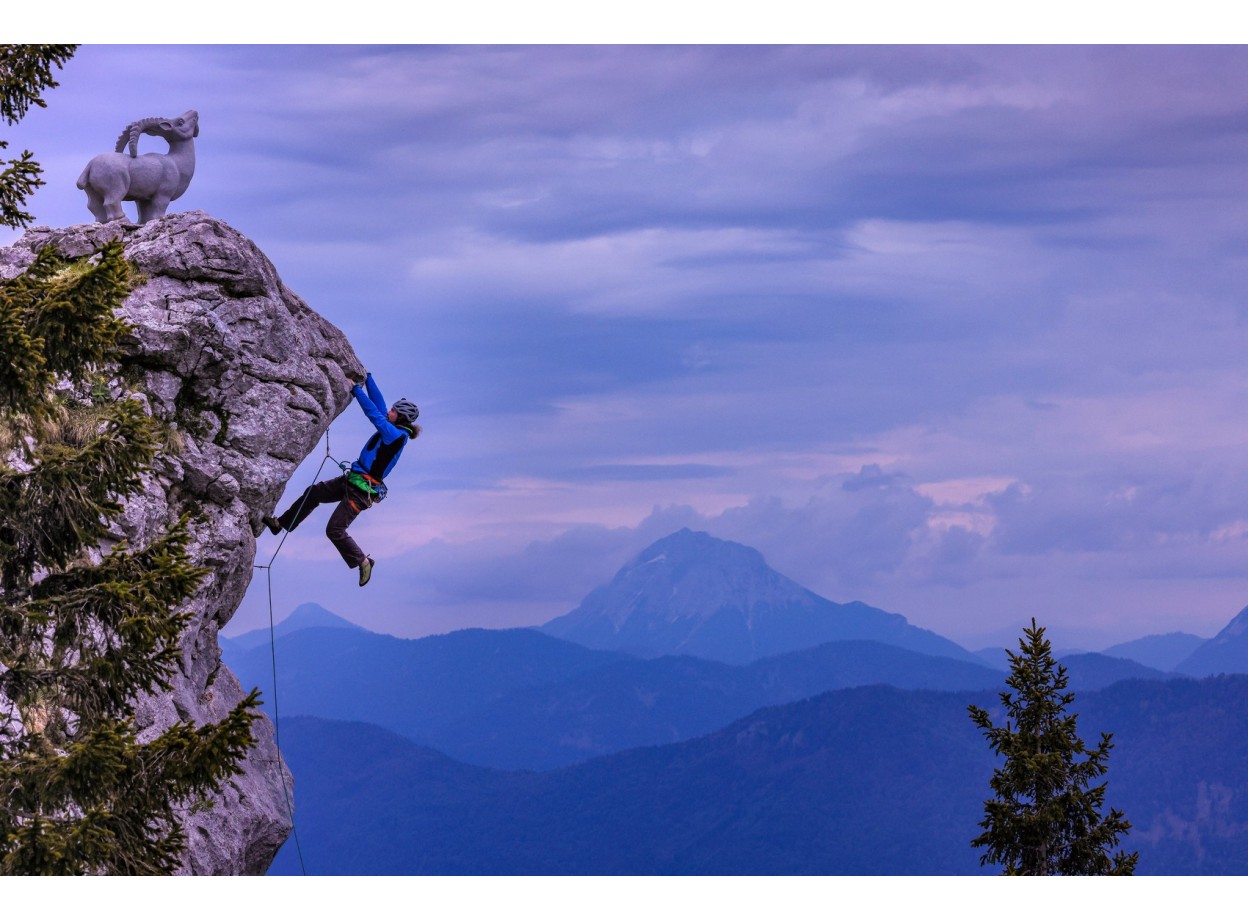 Canon EOS R5 + RF 24-70mm f/2.8L (Chính Hãng)