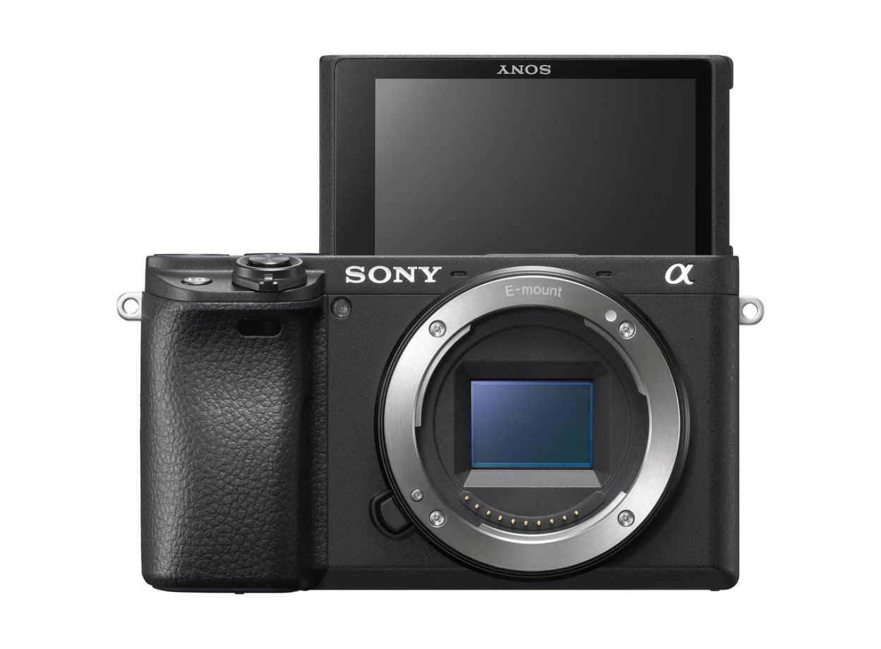 Sony a6400 + Kèm Lens Sony E 18-105mm f/4 (Chính hãng) (Thẻ Nhớ 64GB + Túi Máy Ảnh + Bộ Vệ Sinh)