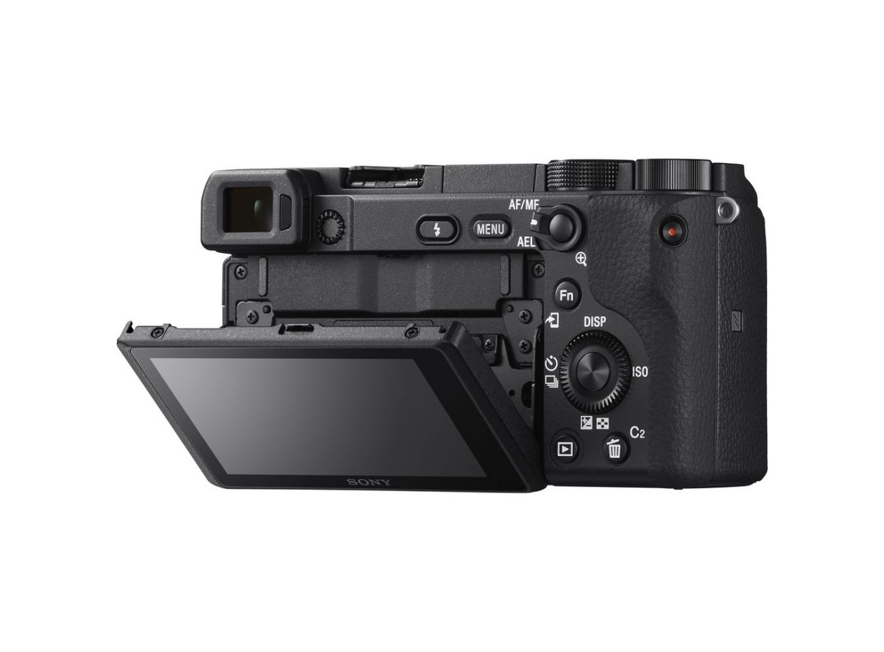 Sony a6400 + Kèm Lens Sony E 18-105mm f/4 (Chính hãng) (Thẻ Nhớ 64GB + Túi Máy Ảnh + Bộ Vệ Sinh)