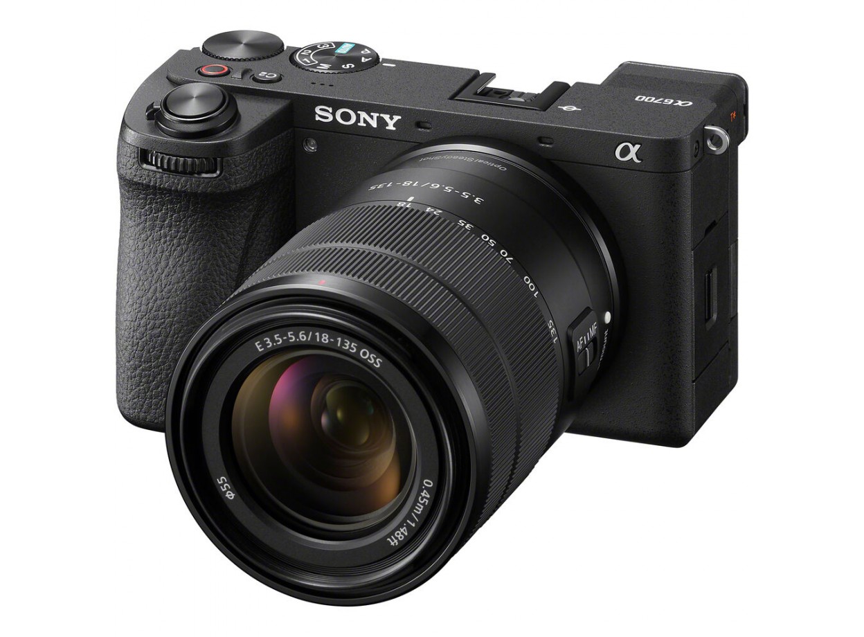 Sony A6700 + Kèm Kit Lens 18-135mm (Chính hãng) (Thẻ Nhớ 64GB + Bộ Vệ Sinh)