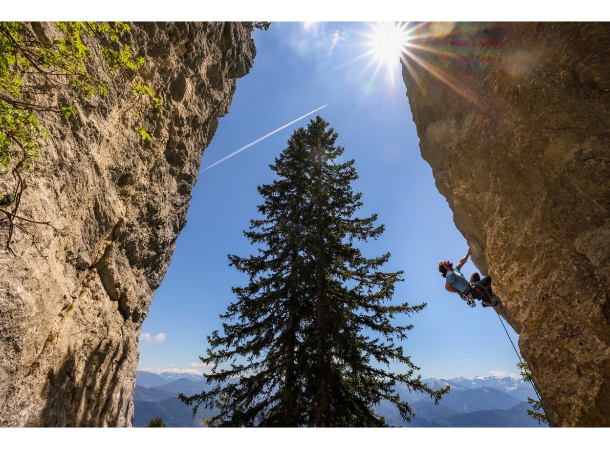 Canon EOS R5 + RF 24-70mm f/2.8L (Chính Hãng)