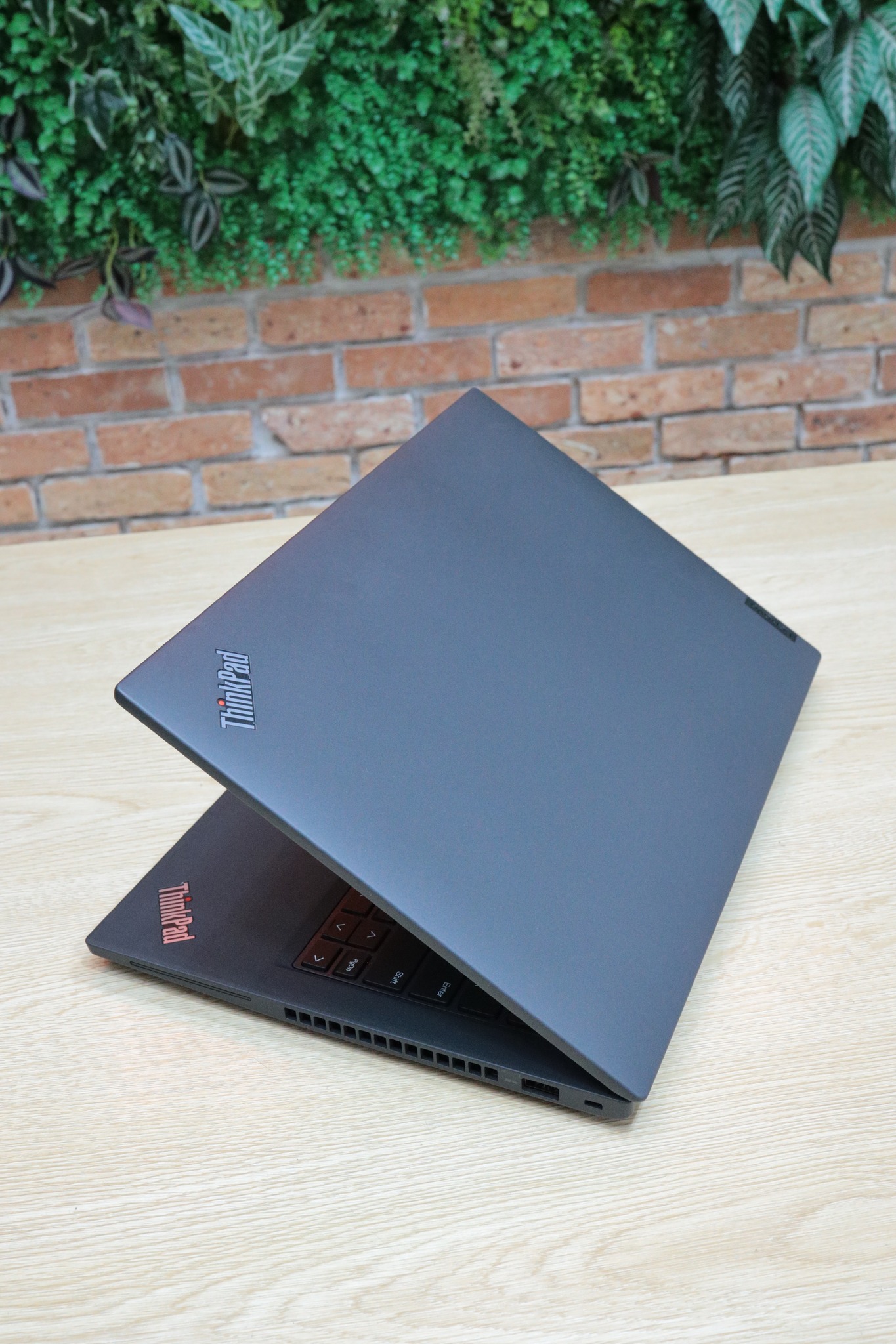 ThinkPad P14s Gen 3 14inch FHD+ -Core I7 1270P Ram 16GB 512GB SSD - New refurbished