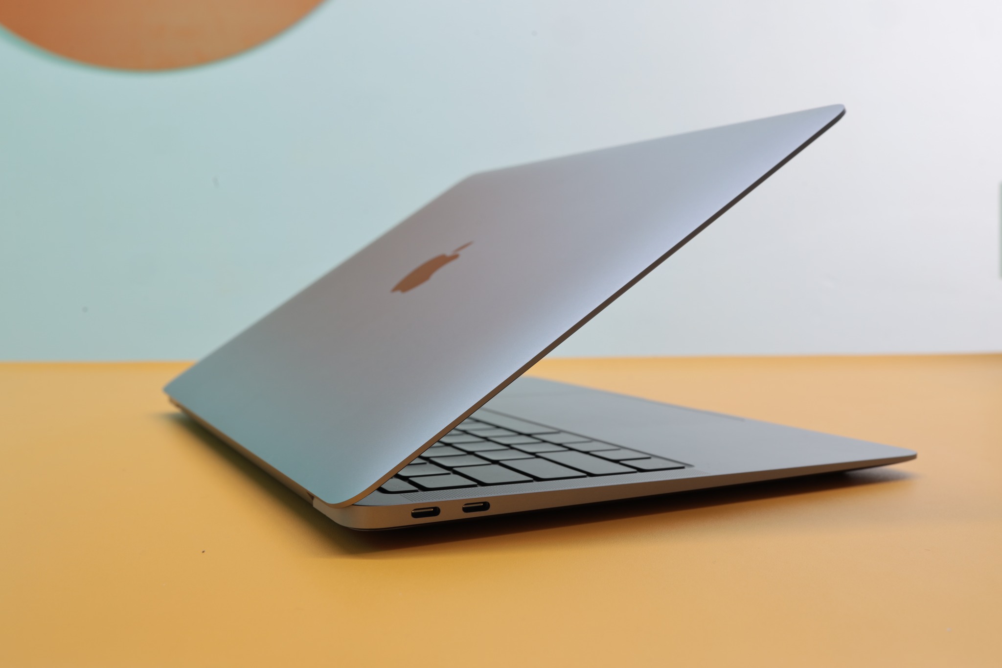 MacBook Air M1 13 inch 2020 – 8GB | 256GB – Cũ Like New