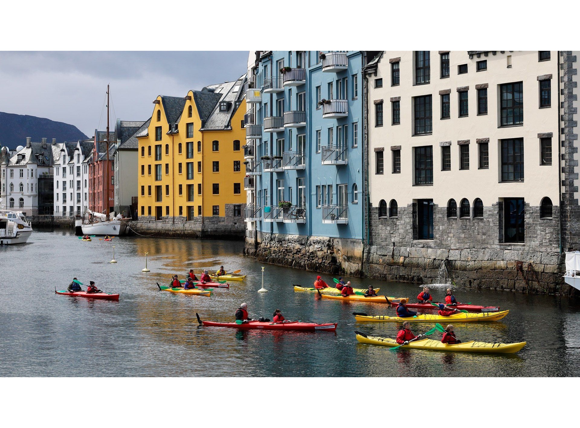 Canon RF 24-240mm f/4-6.3 IS USM (Chính hãng)