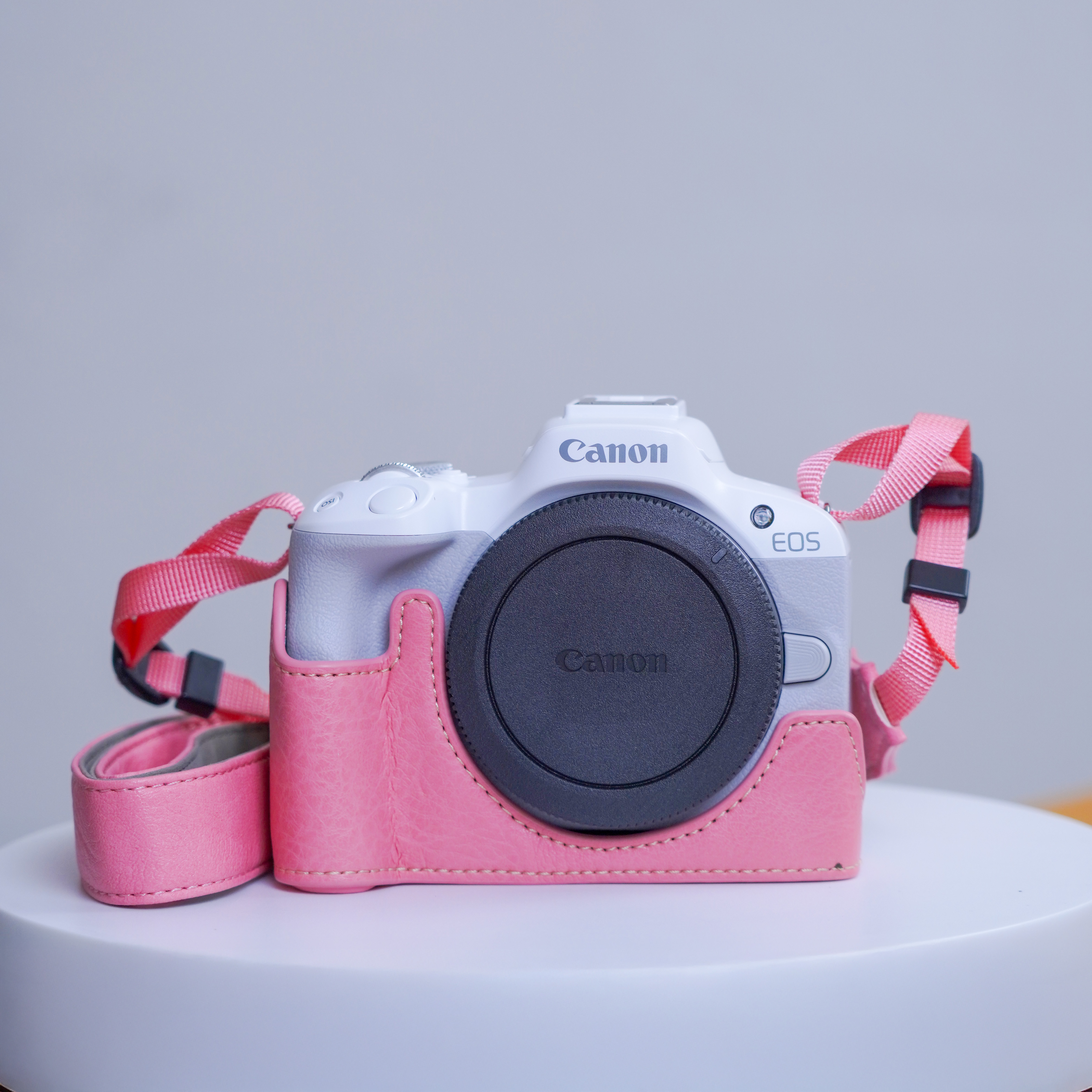 Đế Máy Ảnh Canon EOS R50/R10/R100 Da PU – Bảo vệ & Thẩm mỹ