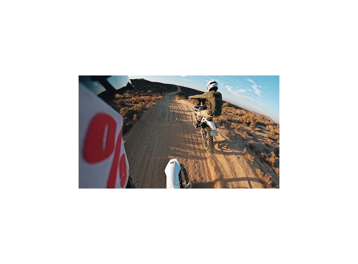 Phụ kiện gắn mũ bảo hiểm GoPro Helmet Front + Side Mount