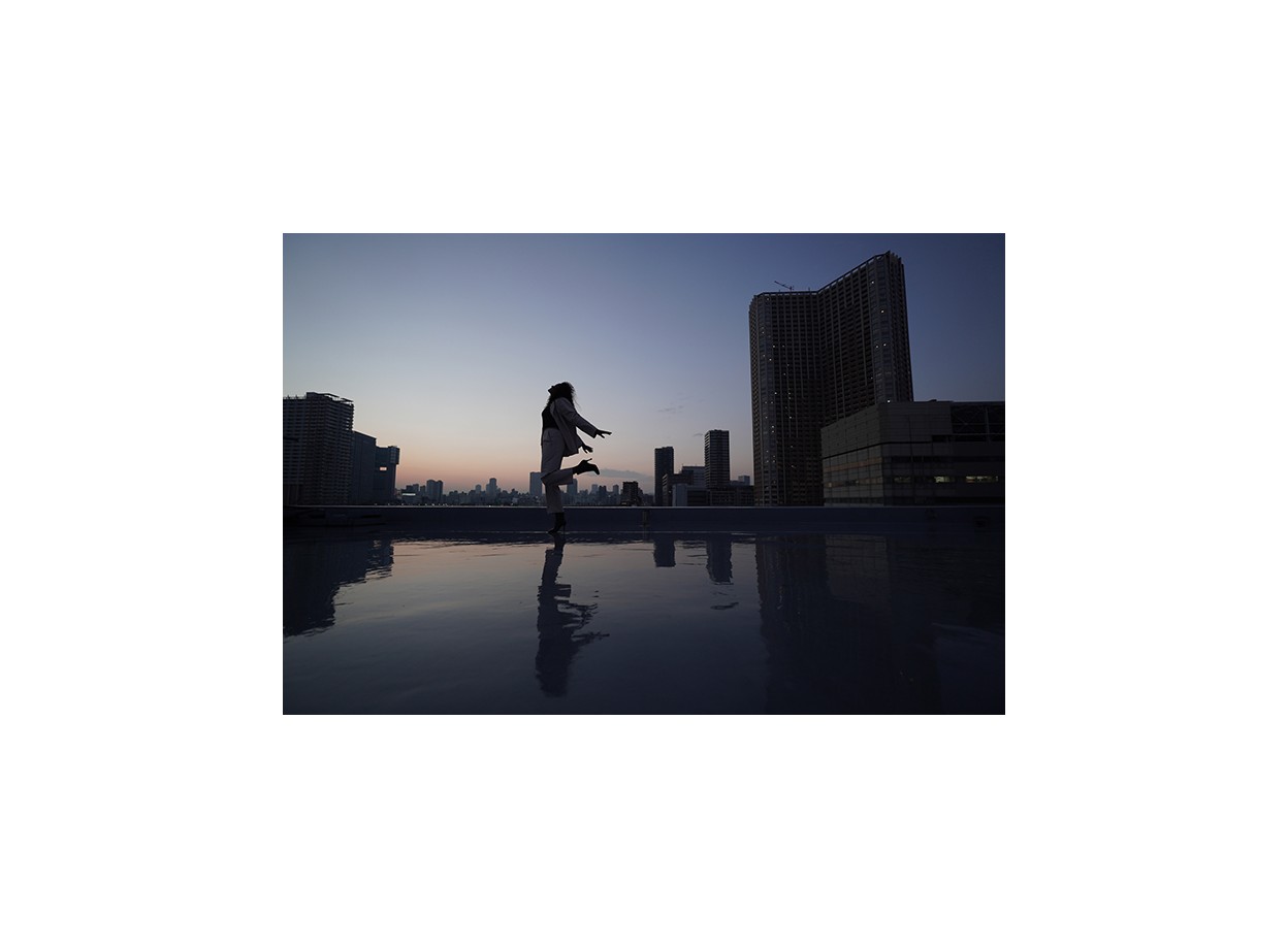 Sony ZV-E10 + E 35mm f/1.8 (Chính hãng) (Thẻ Nhớ 64GB + Túi Máy Ảnh + Bộ Vệ Sinh)