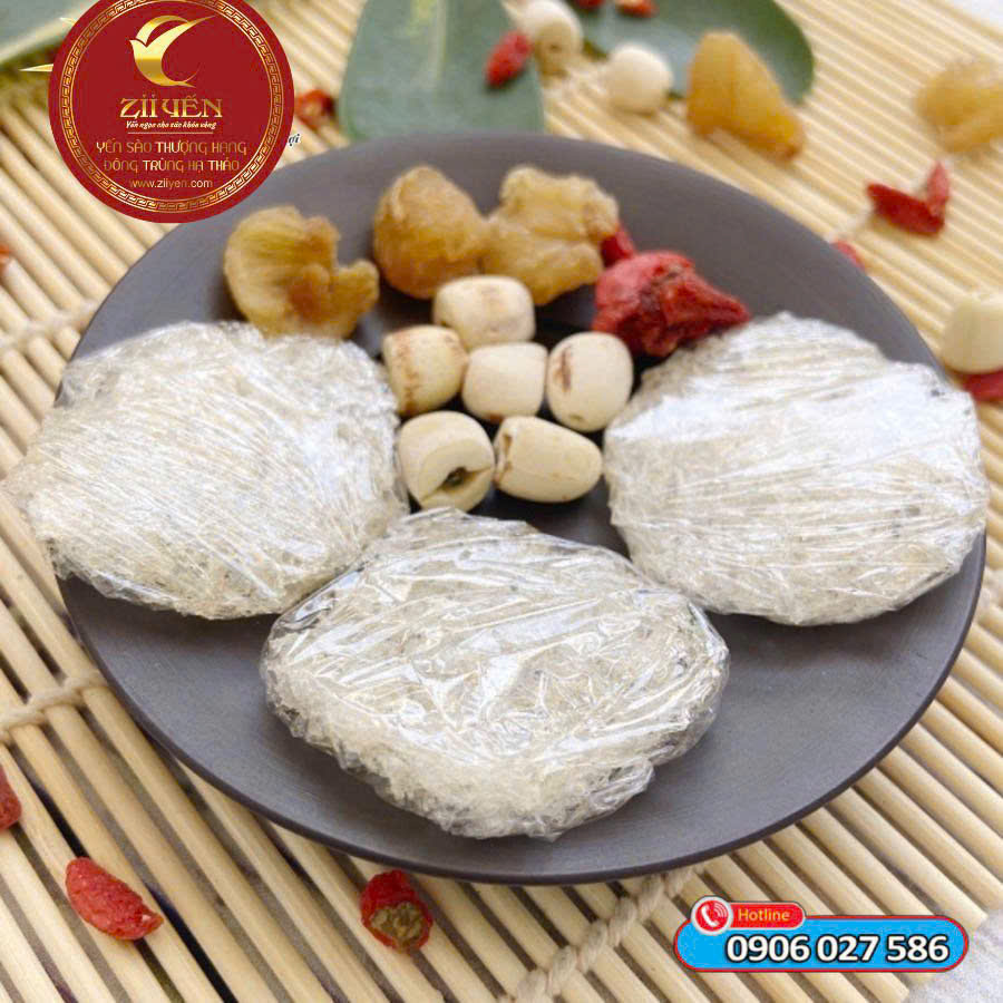 Yến Sào Chưng Hạt Sen – Tinh Hoa Bổ Dưỡng Từ Đông Y