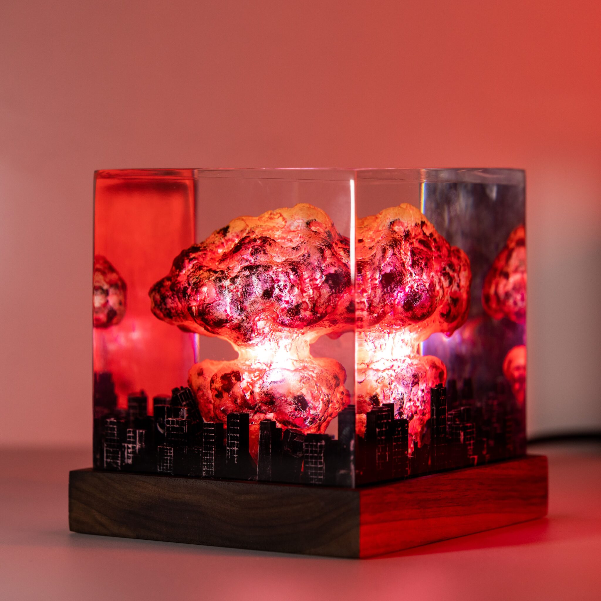 🧨 Explosion Atomic Bomb Resin Lamp – A Striking Work of Art and Reflection