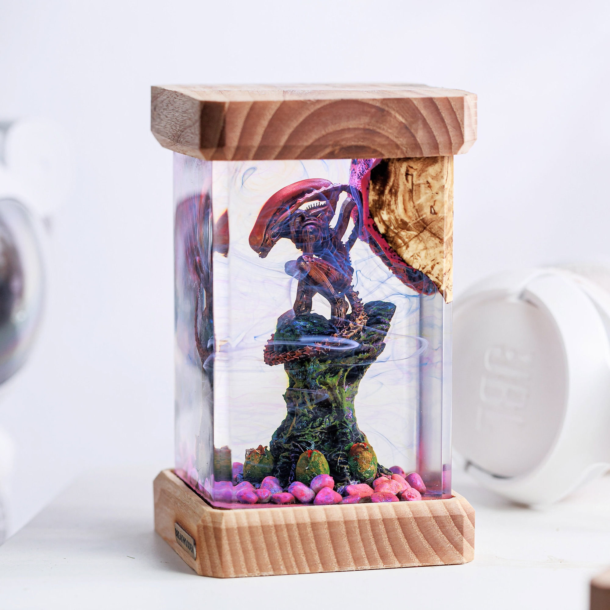 Custom Xenomorph Resin Lamp – Up to 70% OFF, One of Breakwooden’s Most Wanted Pieces!