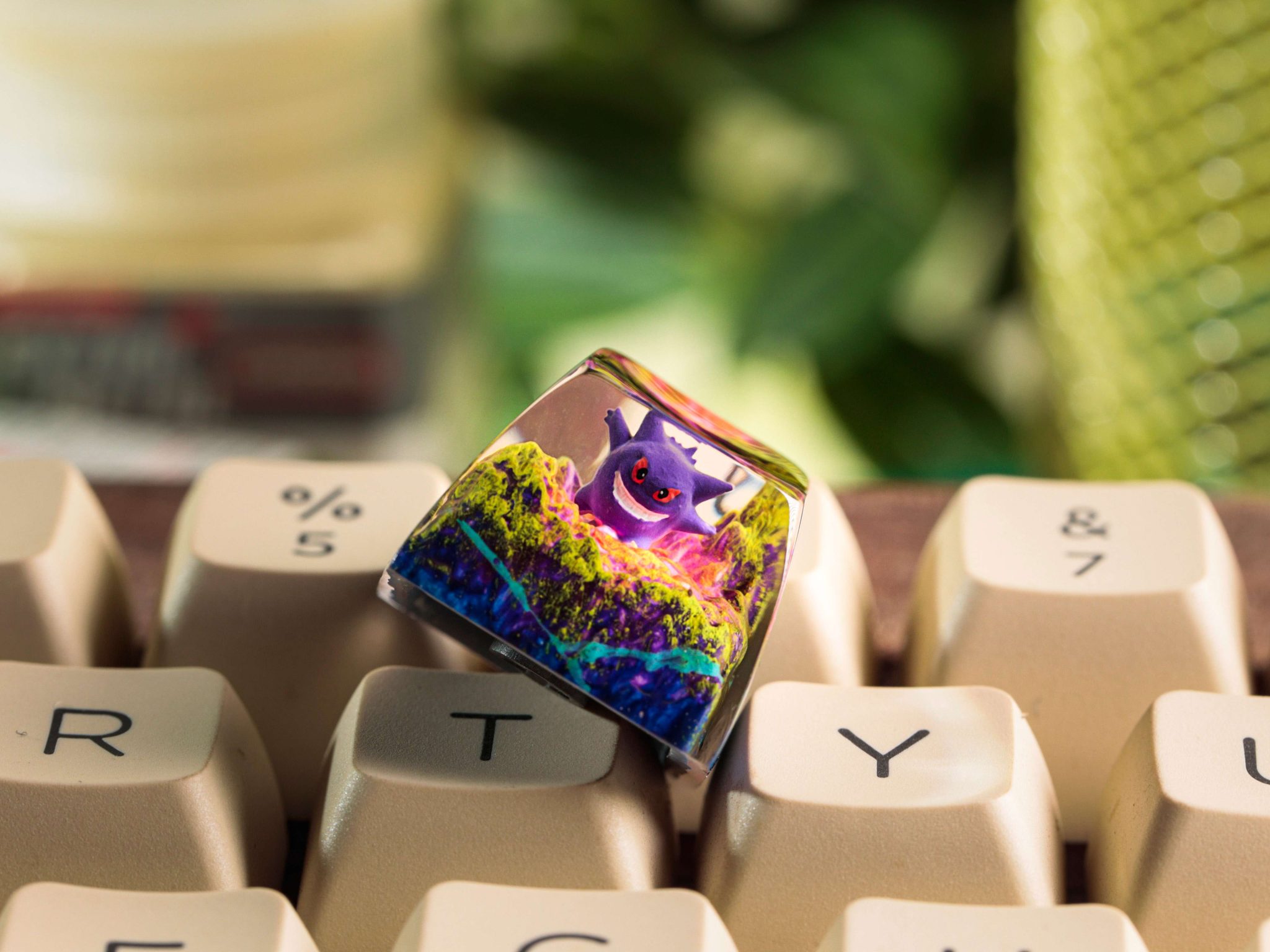 Gengar Resin Keycap – A Magical Touch for Your Keyboard!