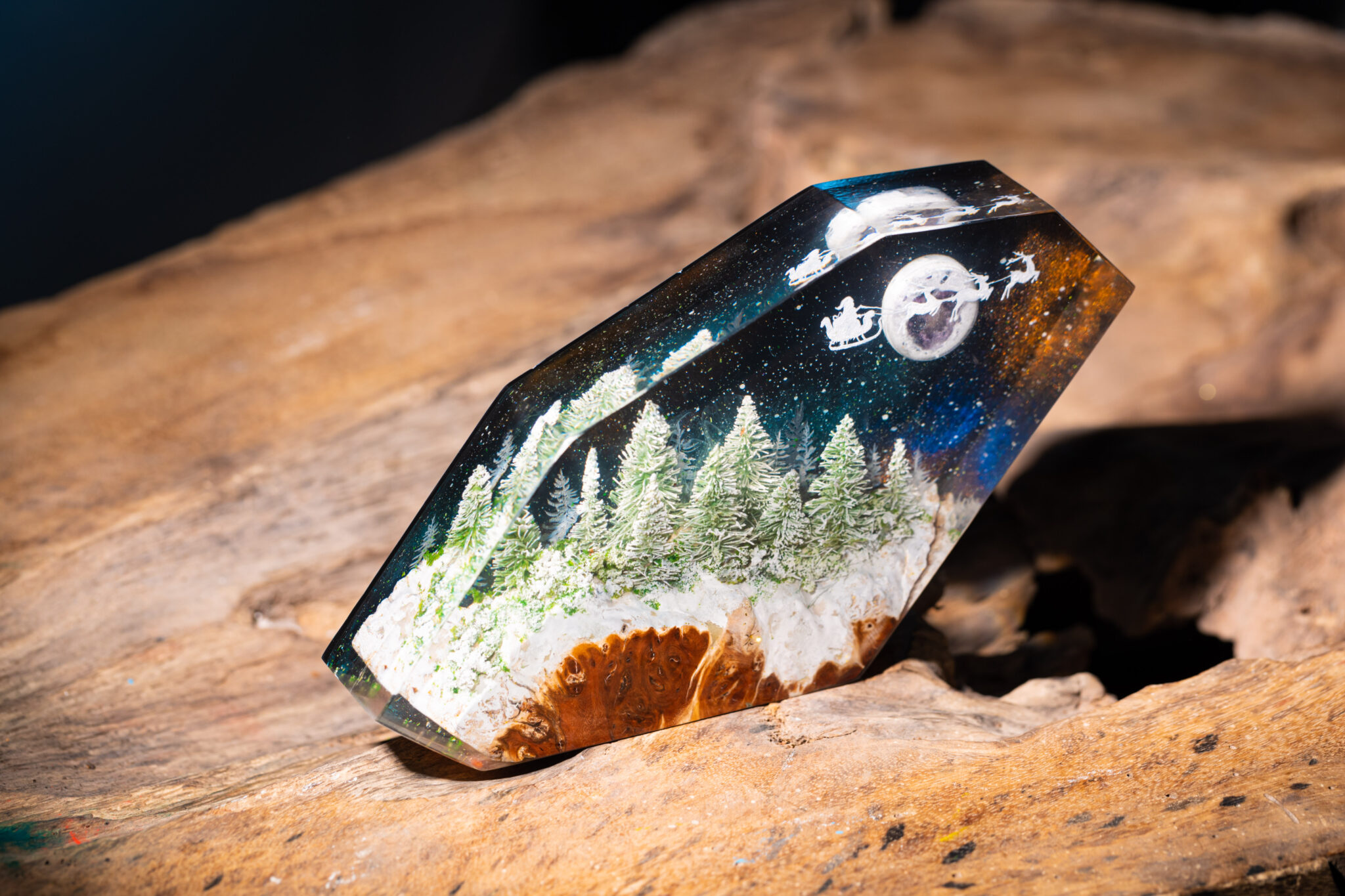 BreakWooden – Magic Landscape Epoxy Lamp: Bringing Christmas Magic to Life