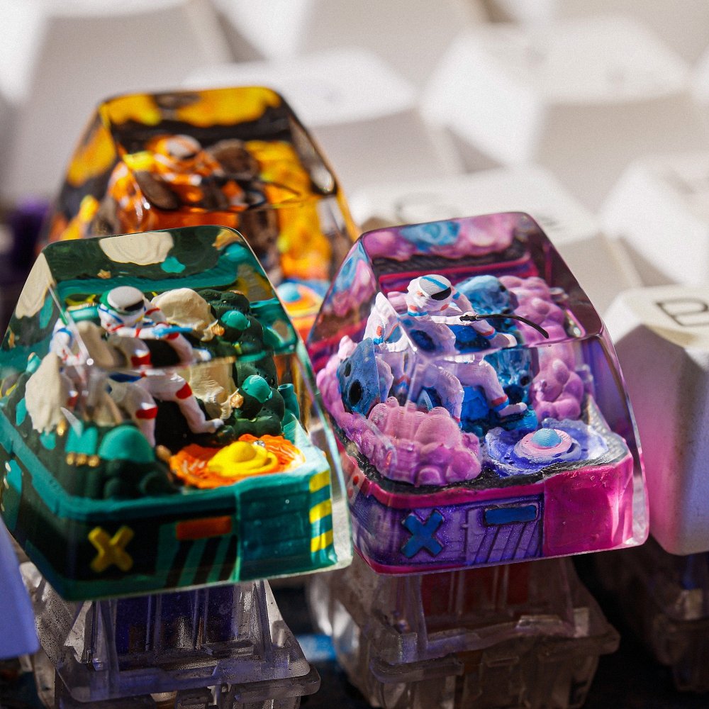 Astronaut - Pink Fishing Artisan Keycap Breakwooden