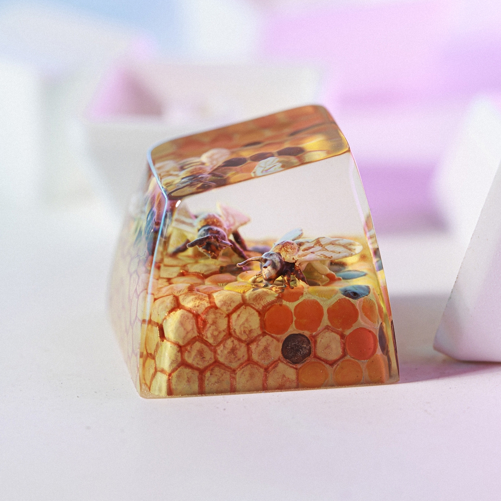 Beehive Artisan Keycap Breakwooden