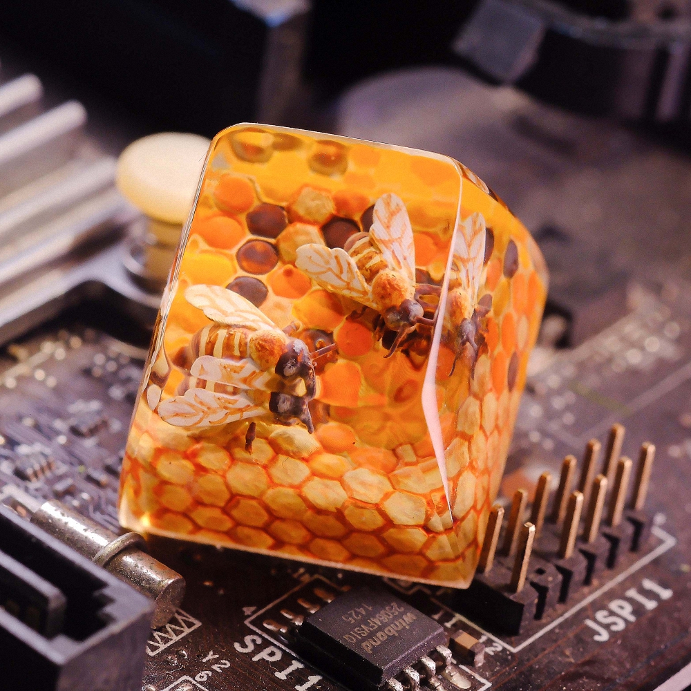 Beehive Artisan Keycap Breakwooden 2