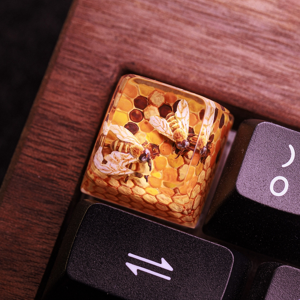 Beehive Artisan Keycap Breakwooden 4