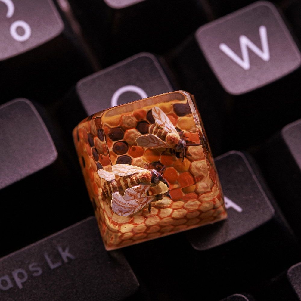 Beehive Artisan Keycap Breakwooden 4