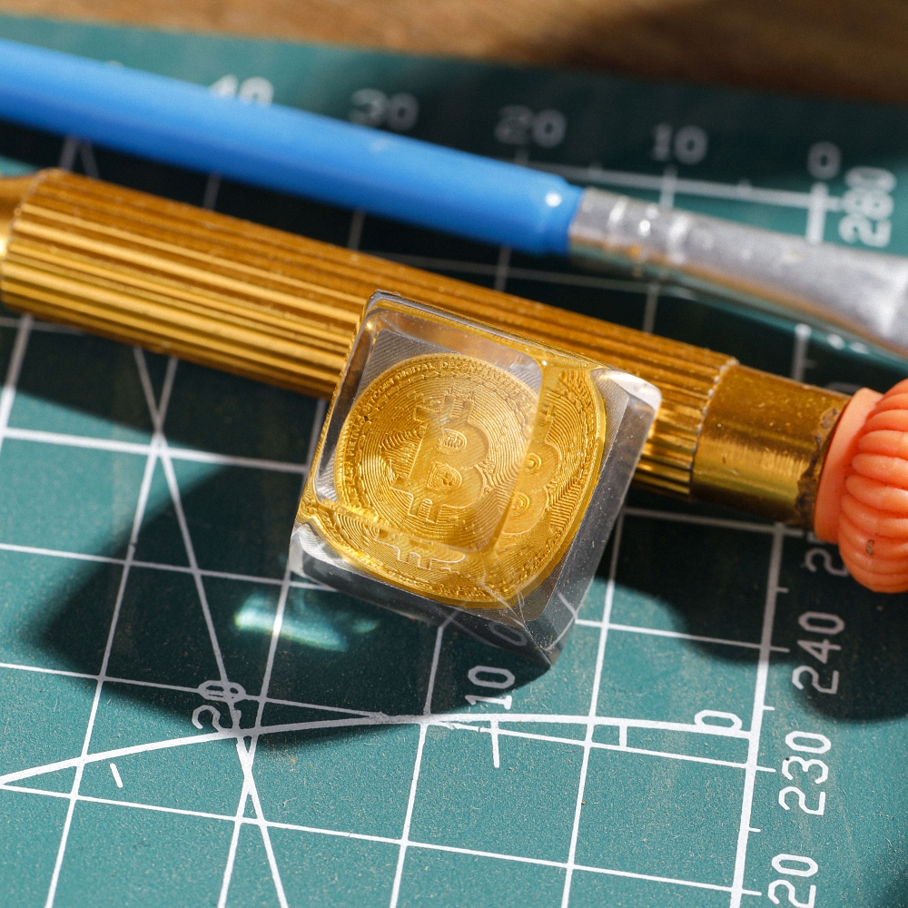 Bitcoin Artisan Keycap Breakwooden 2