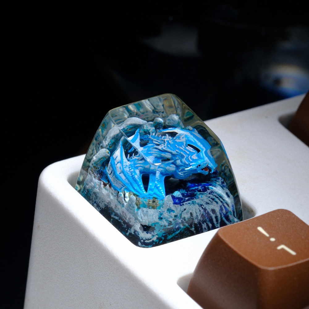 Blue Dragon Artisan Keycap Breakwooden 7