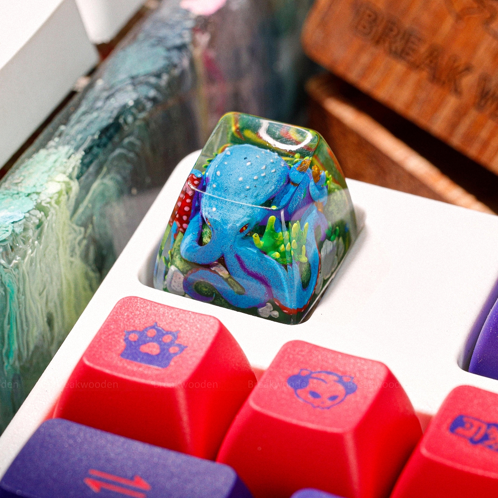 Blue Octopus Artisan Keycap Breakwooden 2