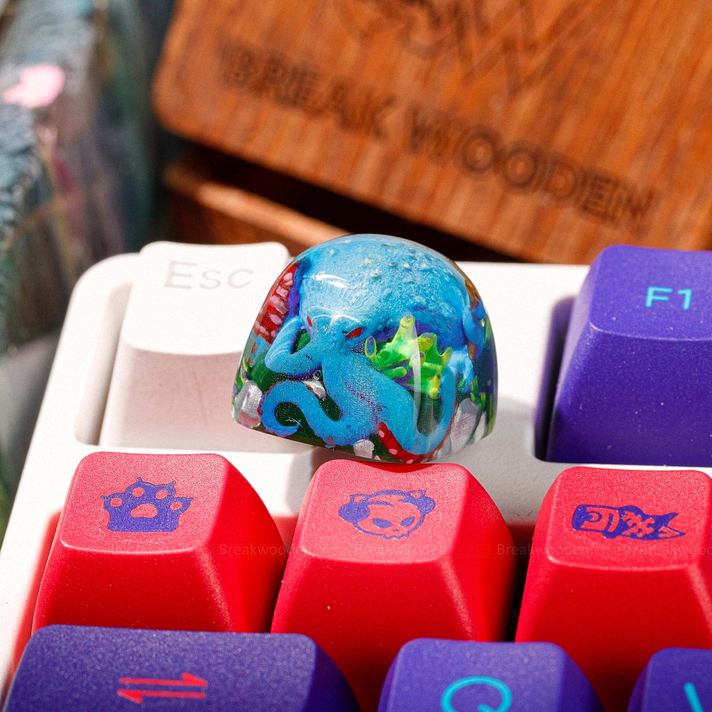 Blue Octopus Artisan Keycap Breakwooden 2
